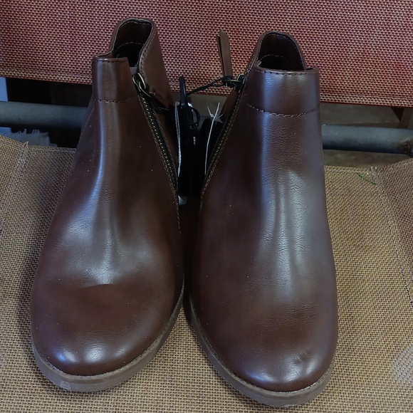 NWT Time & Tru Womens 8 1/2 Memory Foam Insole Brown Zipper Bootie - Picture 2 of 6